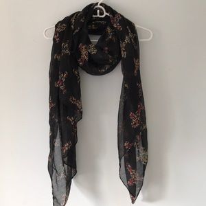 Cross fashion scarf